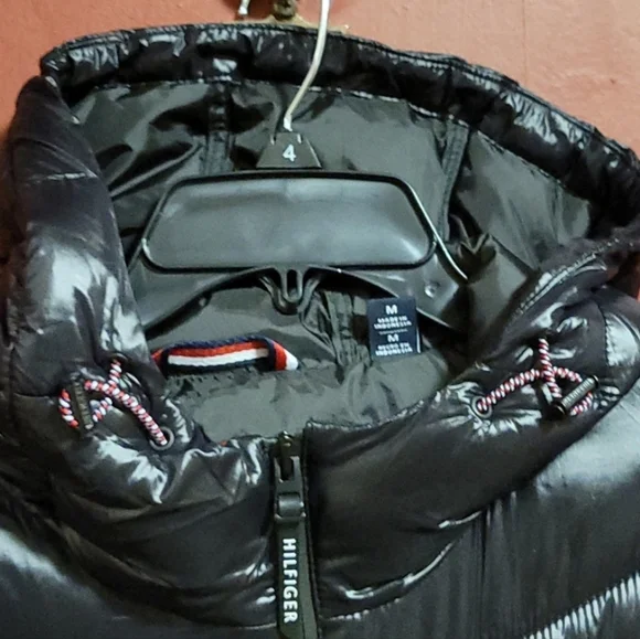 Tommy Hilfiger Men's Shiny Quilted Black Puffer Jacket With Logo SZ M - Picture 6 of 15